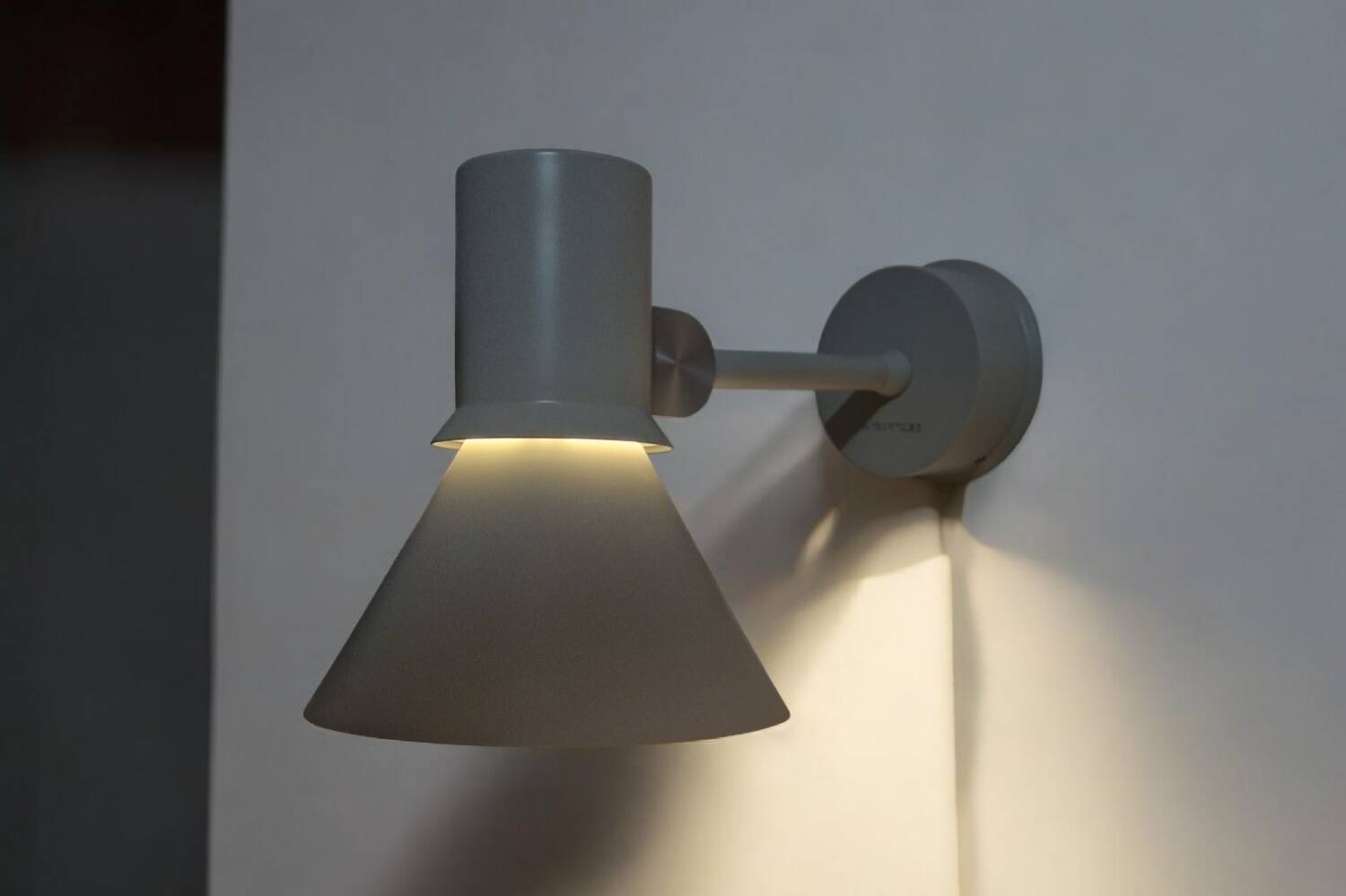 Wall lamp 80 W1 - Anglepoise - Design by Sir Kenneth Grange 2019