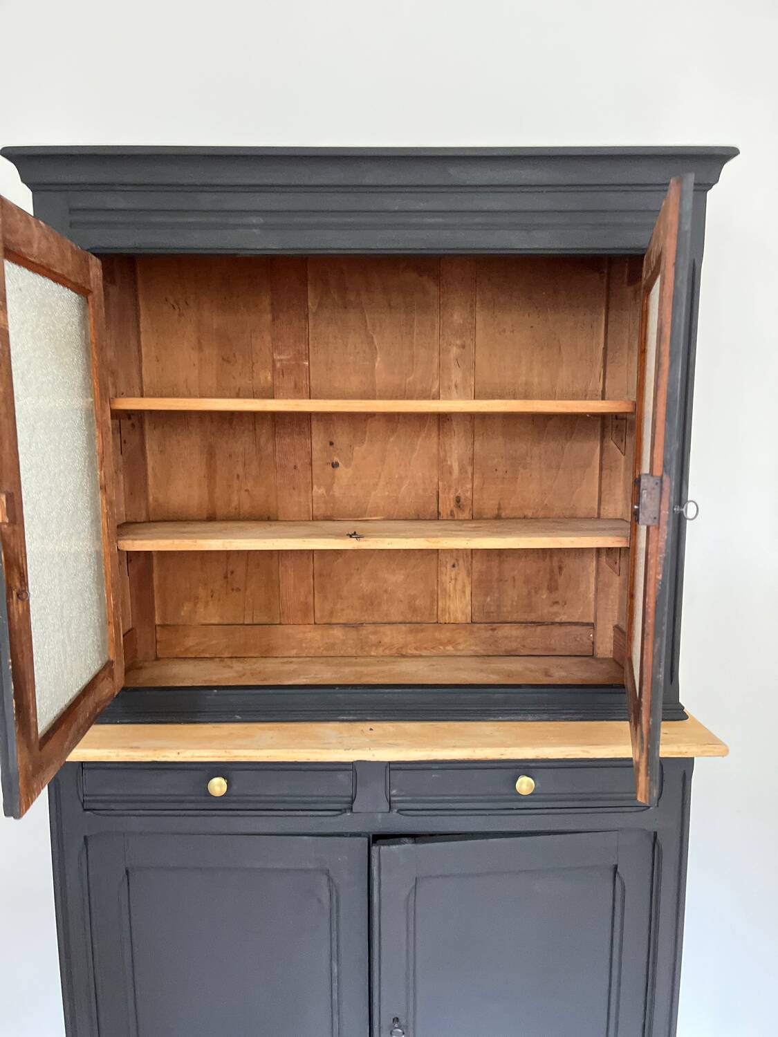 Old Parisian dresser