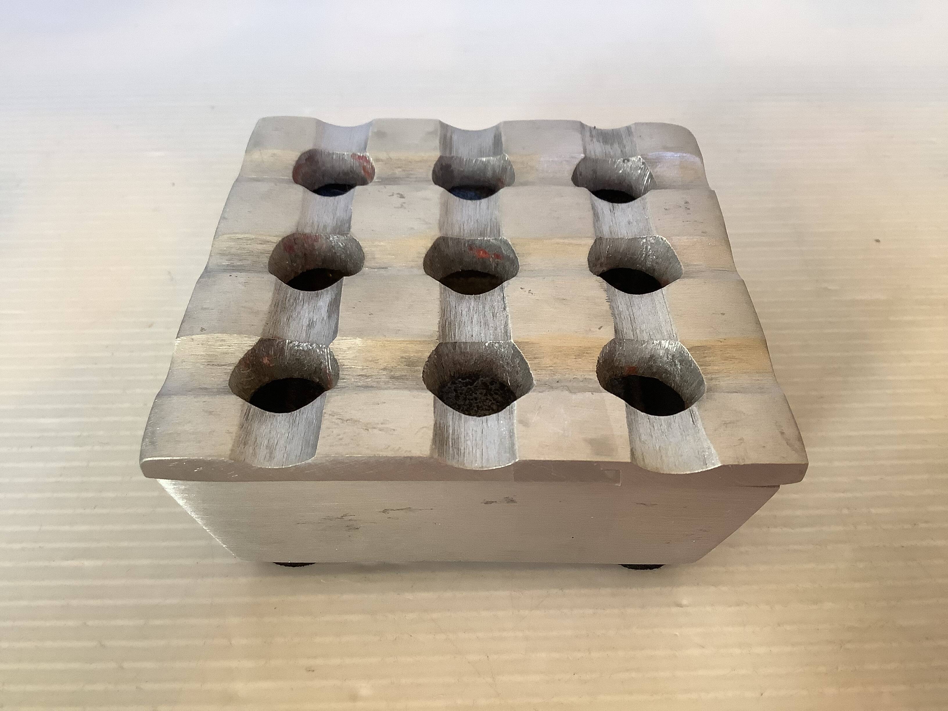 Ultima style ashtray