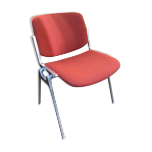 Chaise empilable DC106