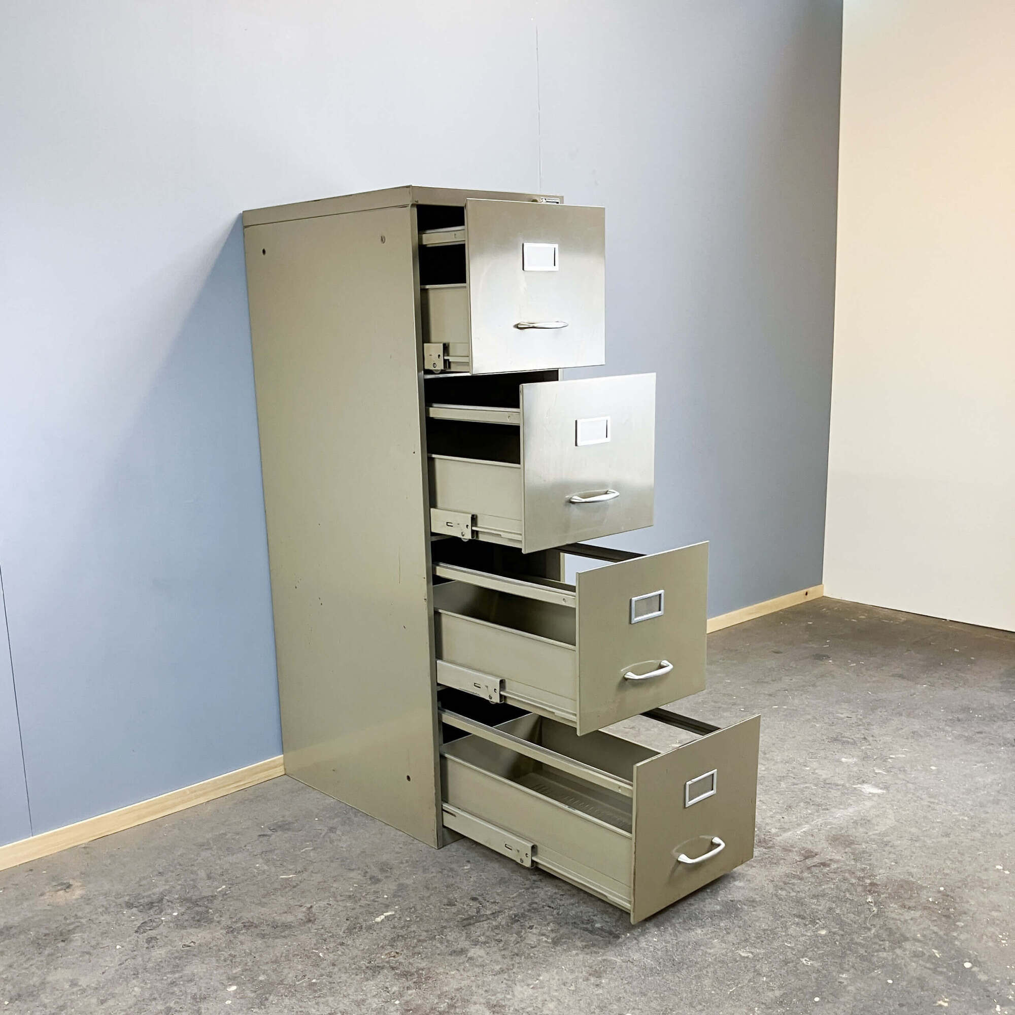 Large office or workshop cupboard by Pohlschröder, lacquered steel, 1970s