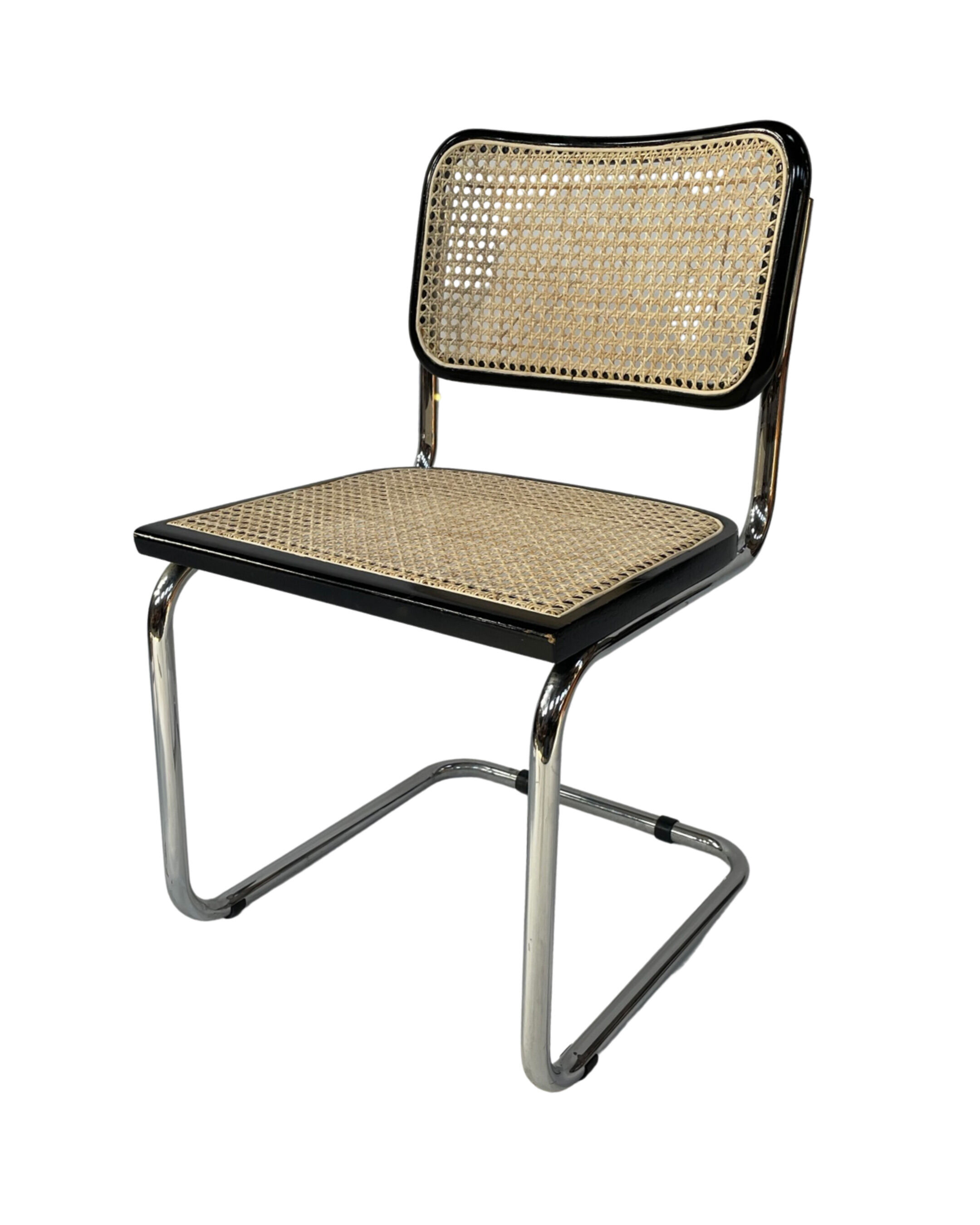 Ensemble de 4 chaises vintage modèle Cesca B32 en noir et chrome
