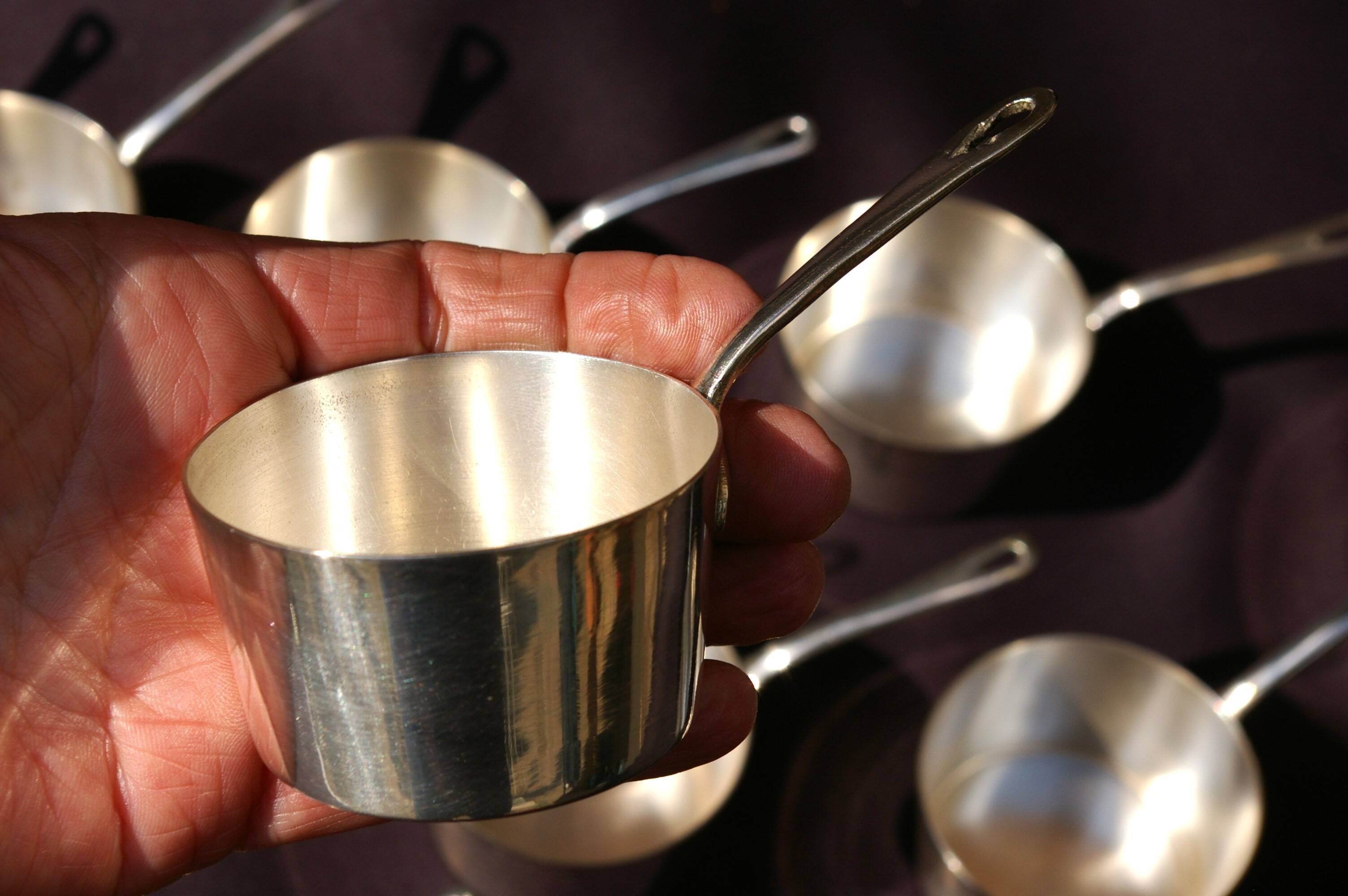 12 mini pans in silver metal