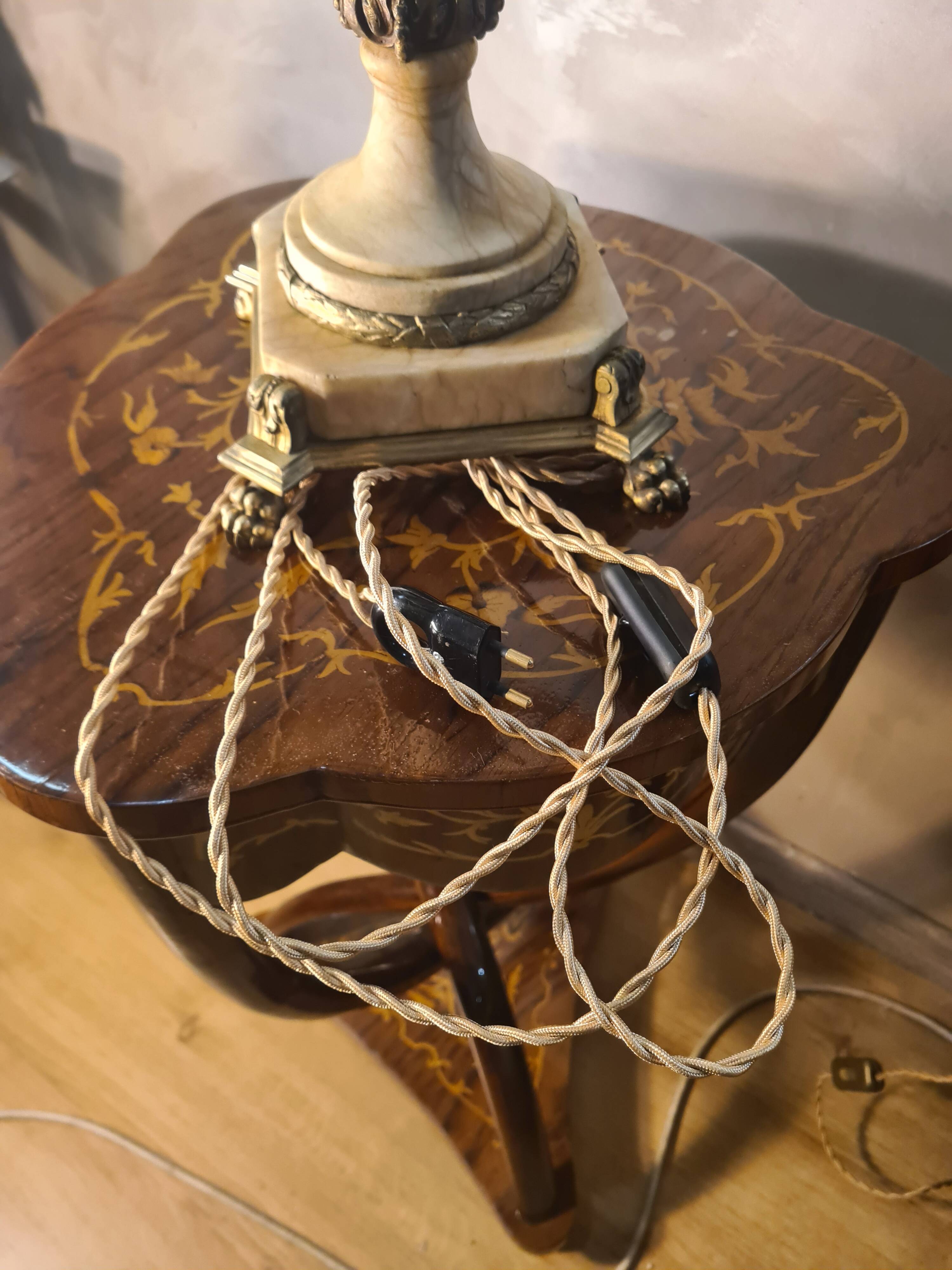 Empire lamp in bronze and marble, large size 70x43, 6kg, and a superb lampshade.