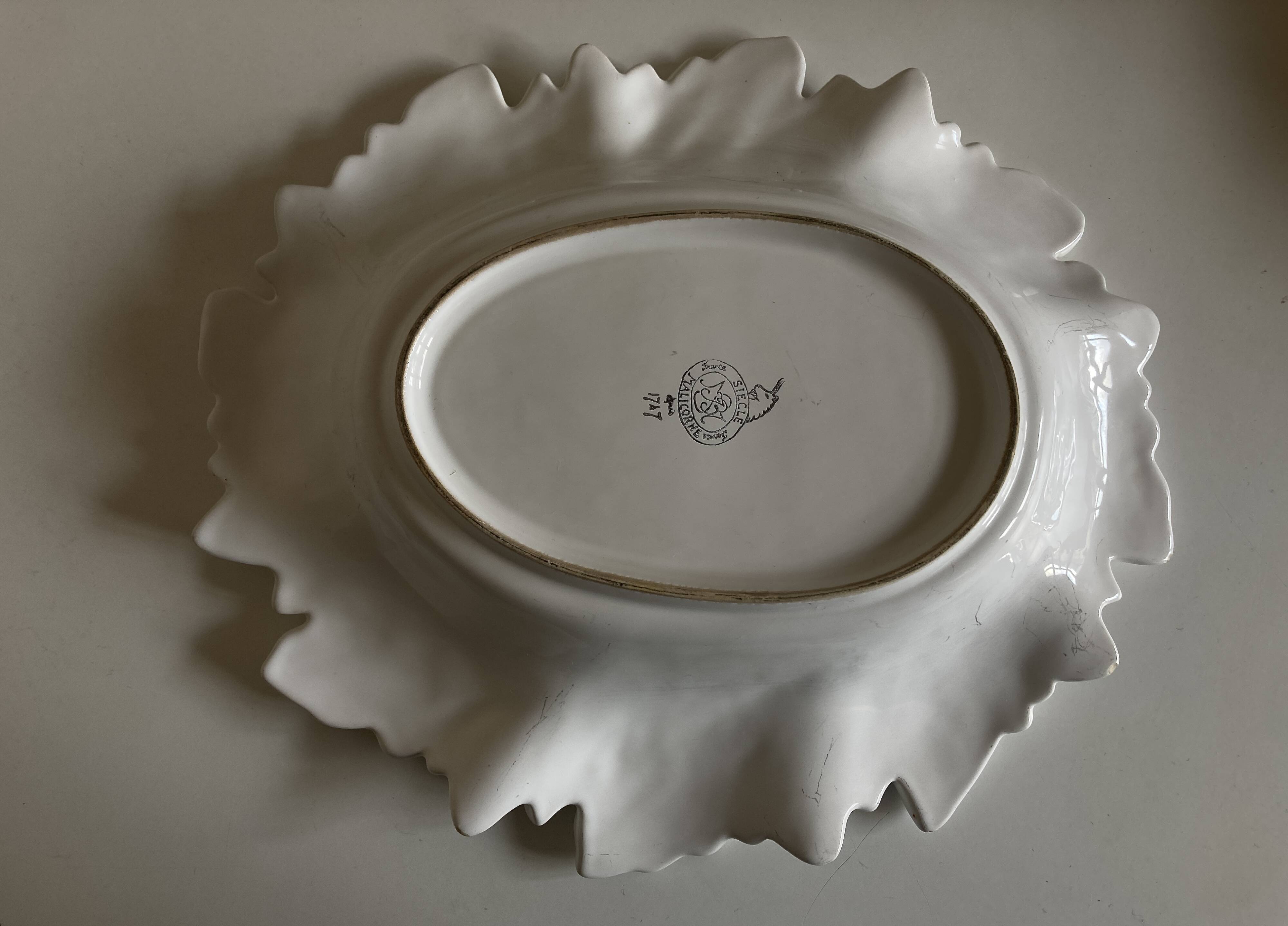Acanthus platter in Malicorne earthenware, 18th century