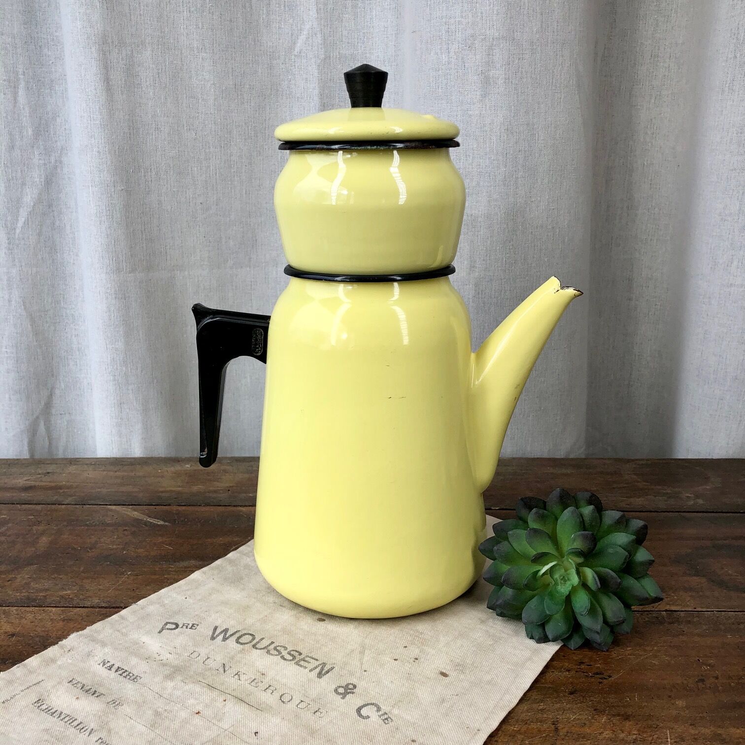 Aubecq enamelled sheet metal coffee maker