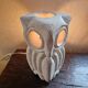 Lampe sculpturale en calcaire en forme de hibou par Albert Tormos, France