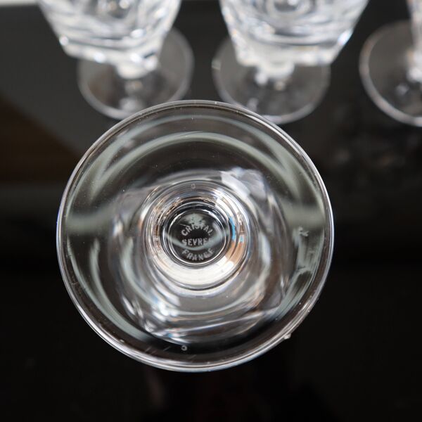Série de 6 verres à vin blanc anciens en cristal de Sèvres modèle Arezzo