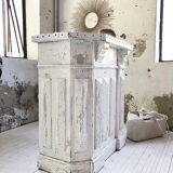 White patina and zinc counter