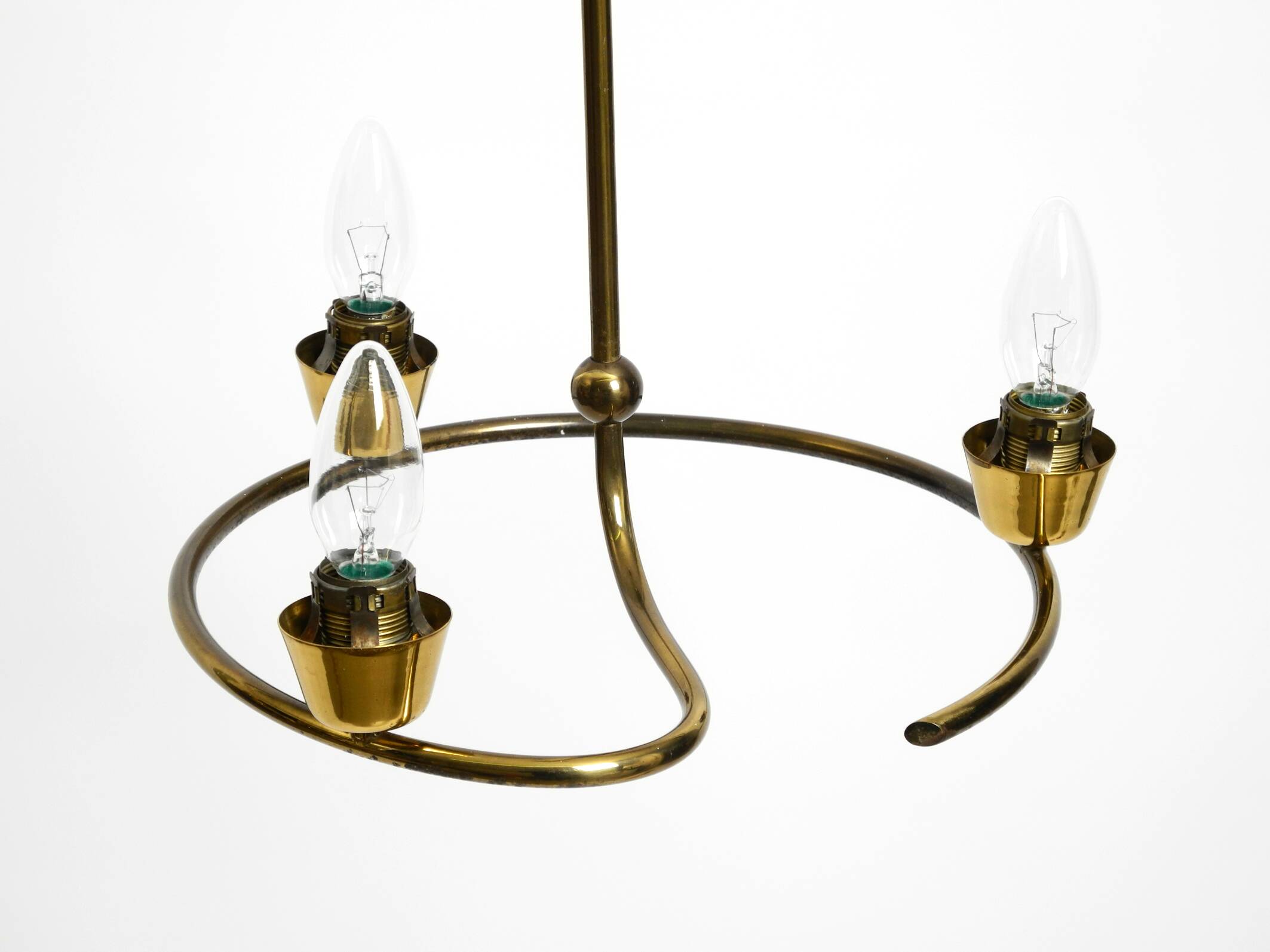 Lampe de plafond en laiton du milieu du siècle avec des abat-jours en verre et en tissu par JT Kalmar