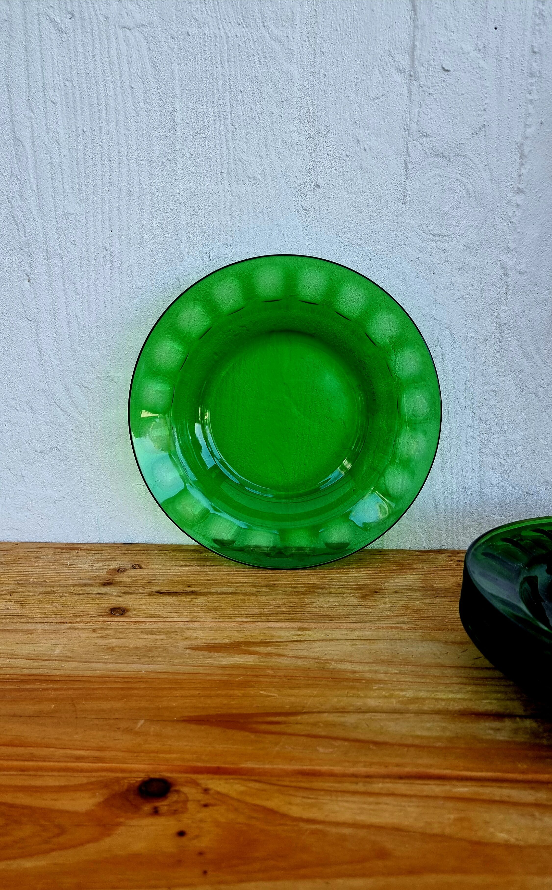 Set of 6 Arcoroc green hollow plates