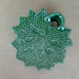 Assiette en barbotine feuille