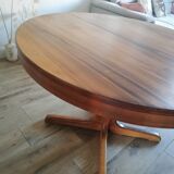 Extendable rosewood butterfly round table