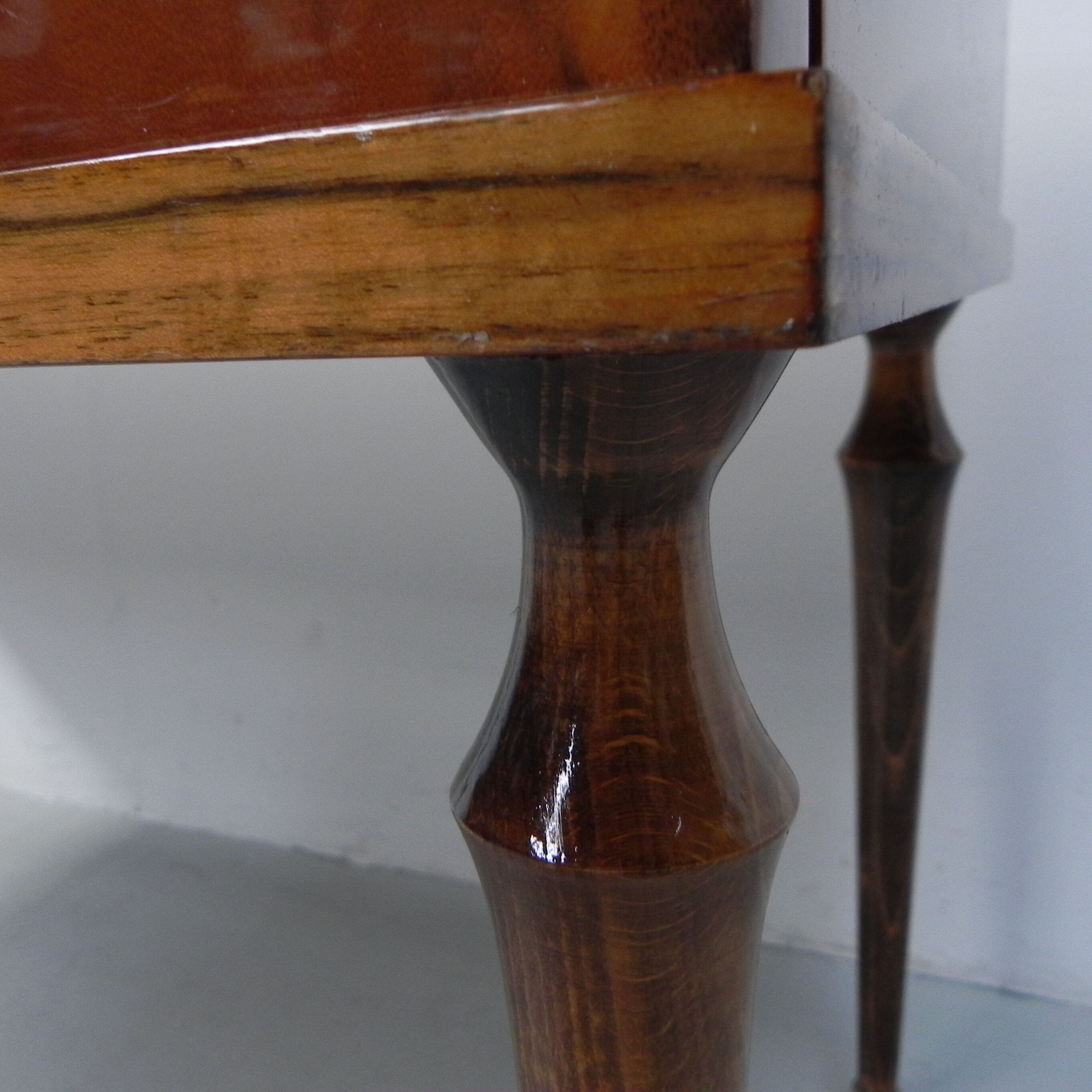 Bureau bas vintage avec 2 tiroirs NF ameublement