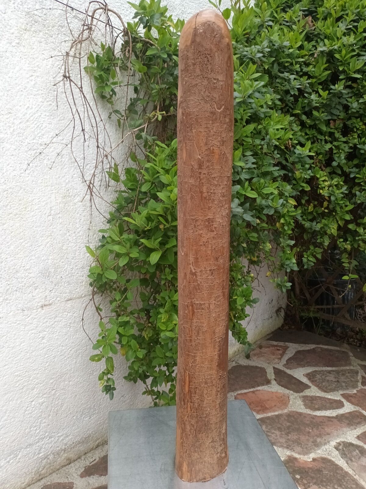 Young woman sculpture by Ray Boterf