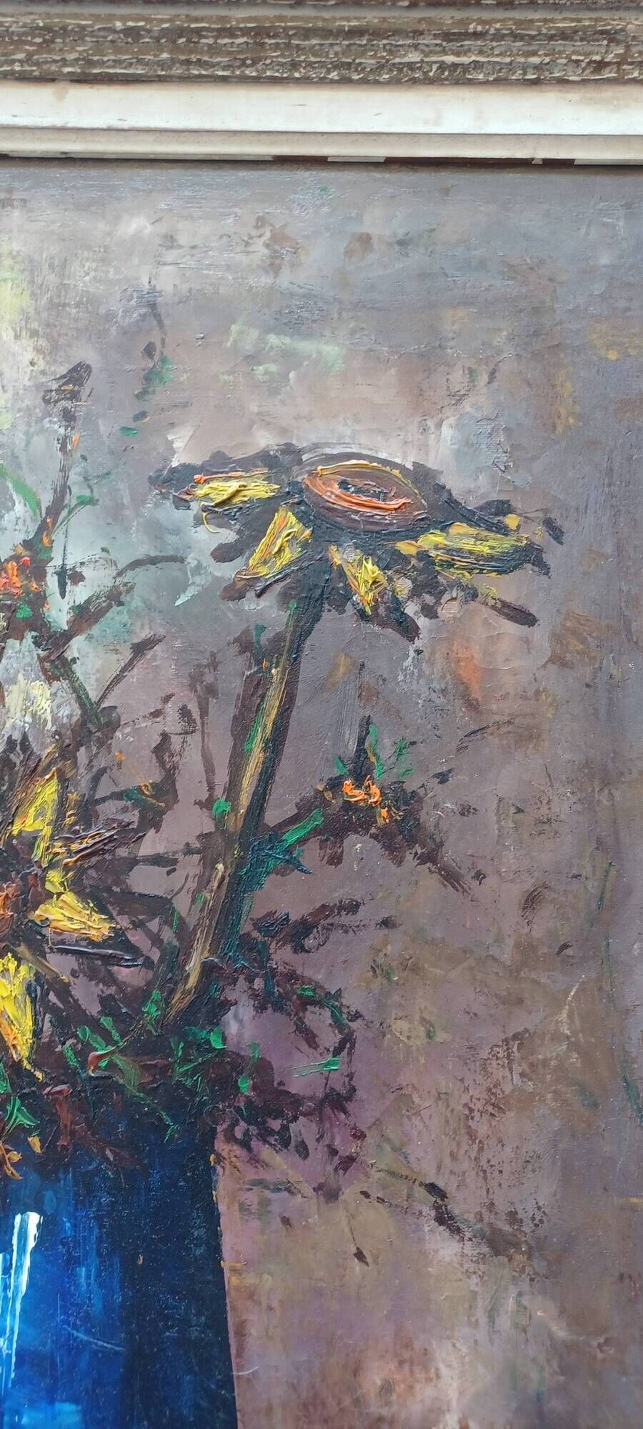 Bouquet de fleurs expressionniste dans un vase bleu vers 1960; 1970