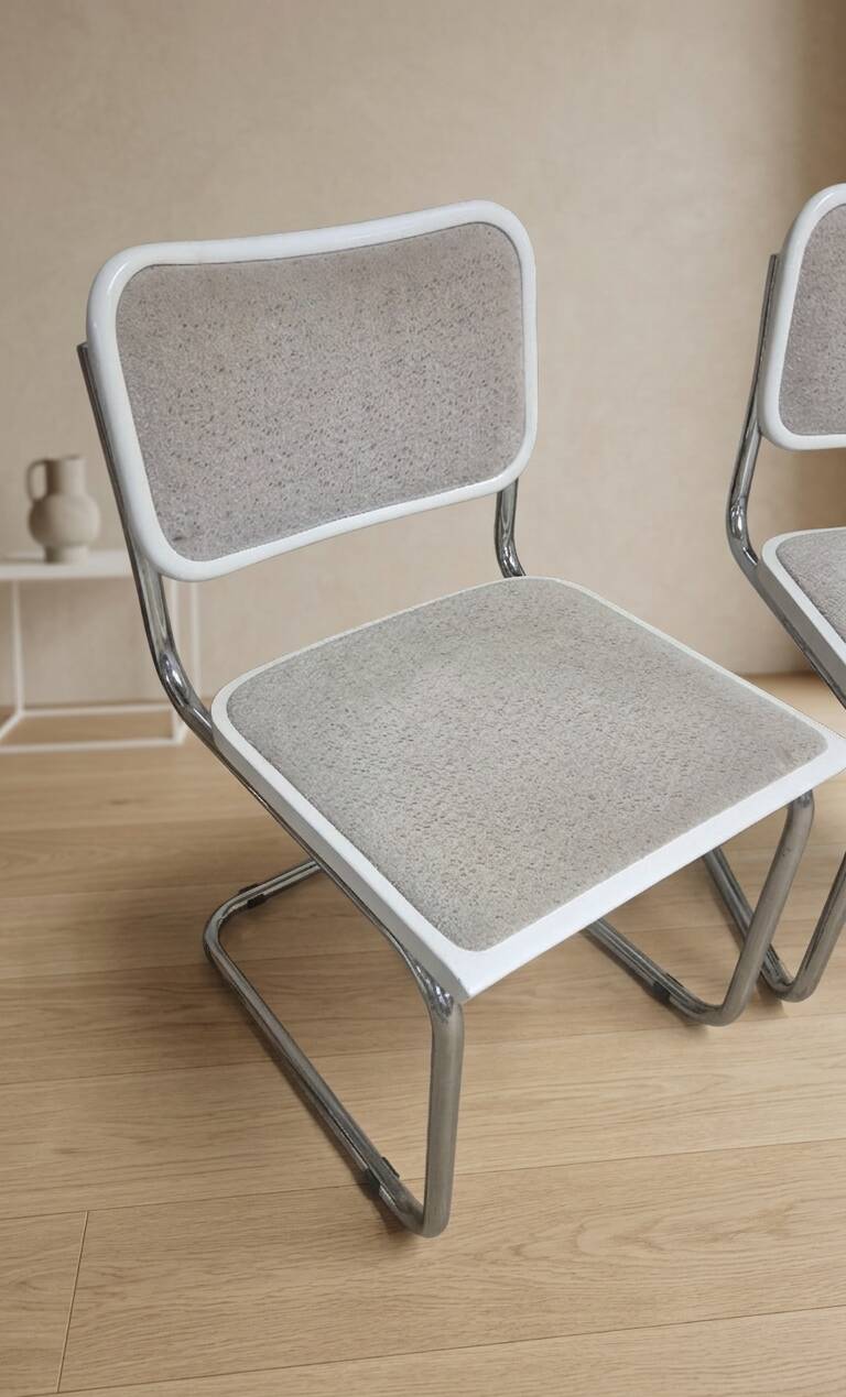 Set of 4 Marcel Breuer tubular chairs, mid-century modern Bauhaus chrome cantilever dining chairs, 20th century