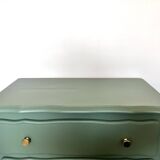 Wooden chest of drawers