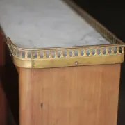 Adorable bibus library in blonde mahogany. With its marble.