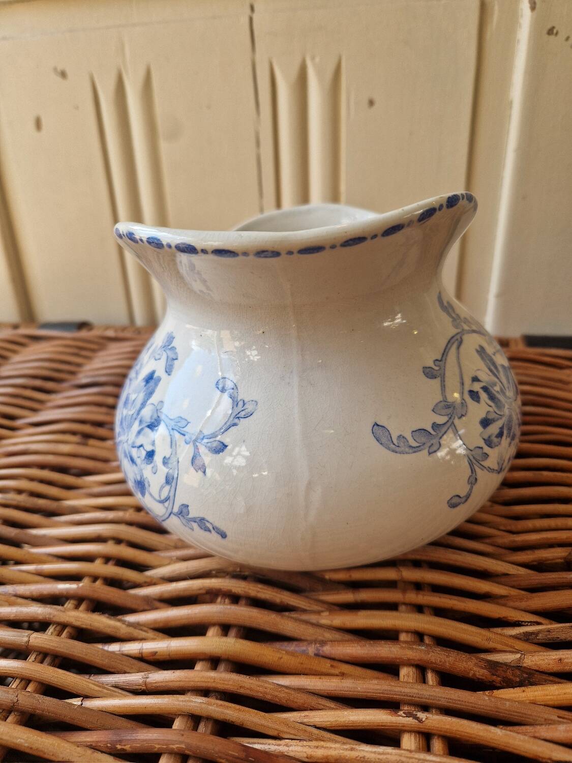 Art deco, broc pitcher iron earth bouquets creil montereau