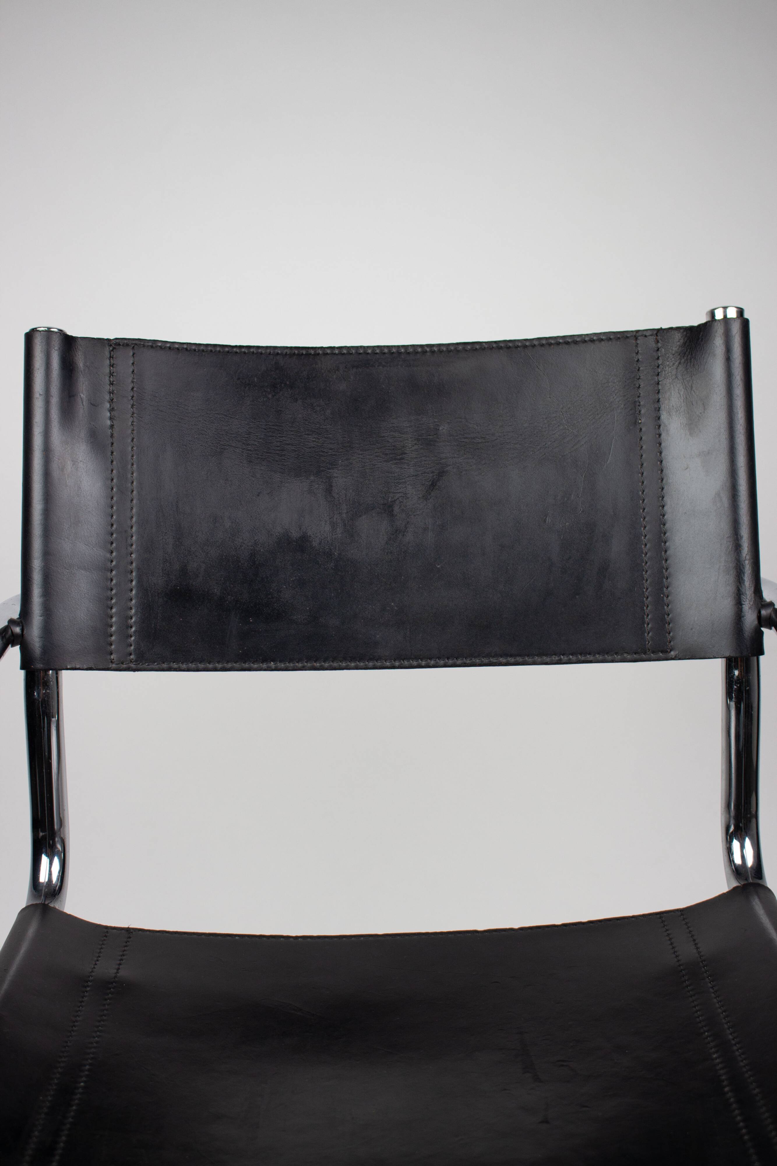 Pair of Matteo Grassi MG5 chairs in black leather and chrome