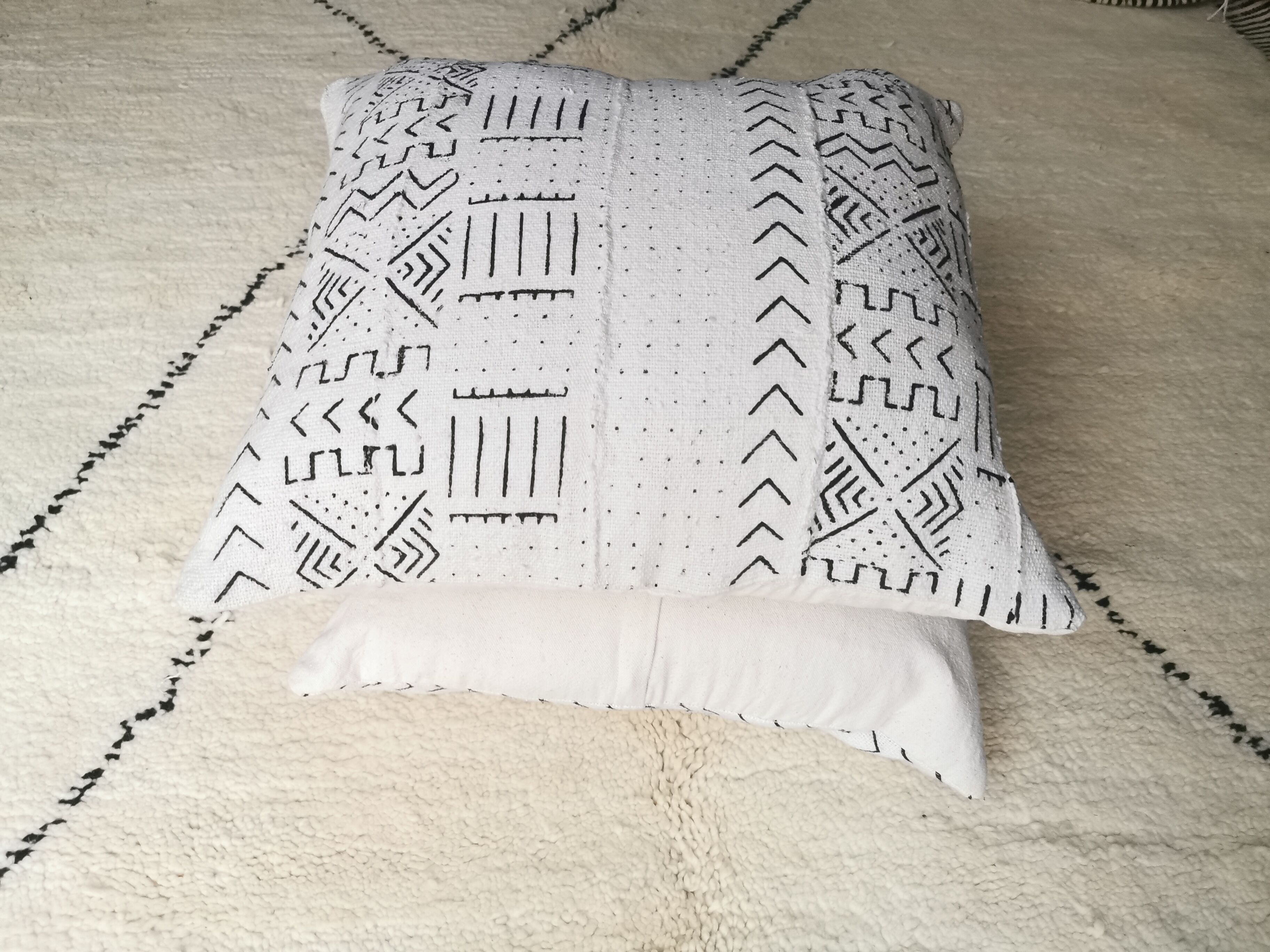 Lot of 4 bogolan cushions