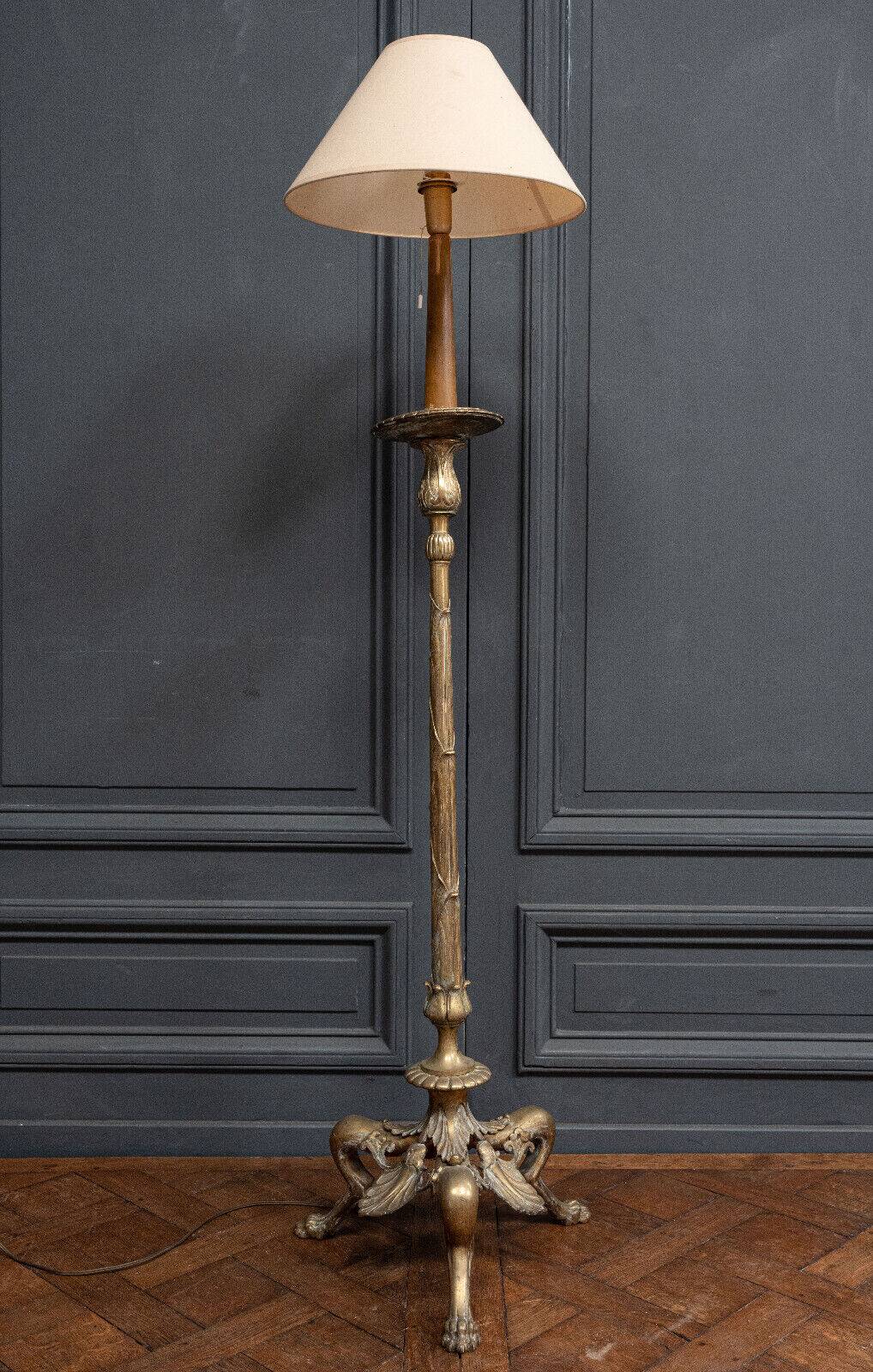 Lampadaire en bronze doré Napoléon III pieds griffes décor de feuillage