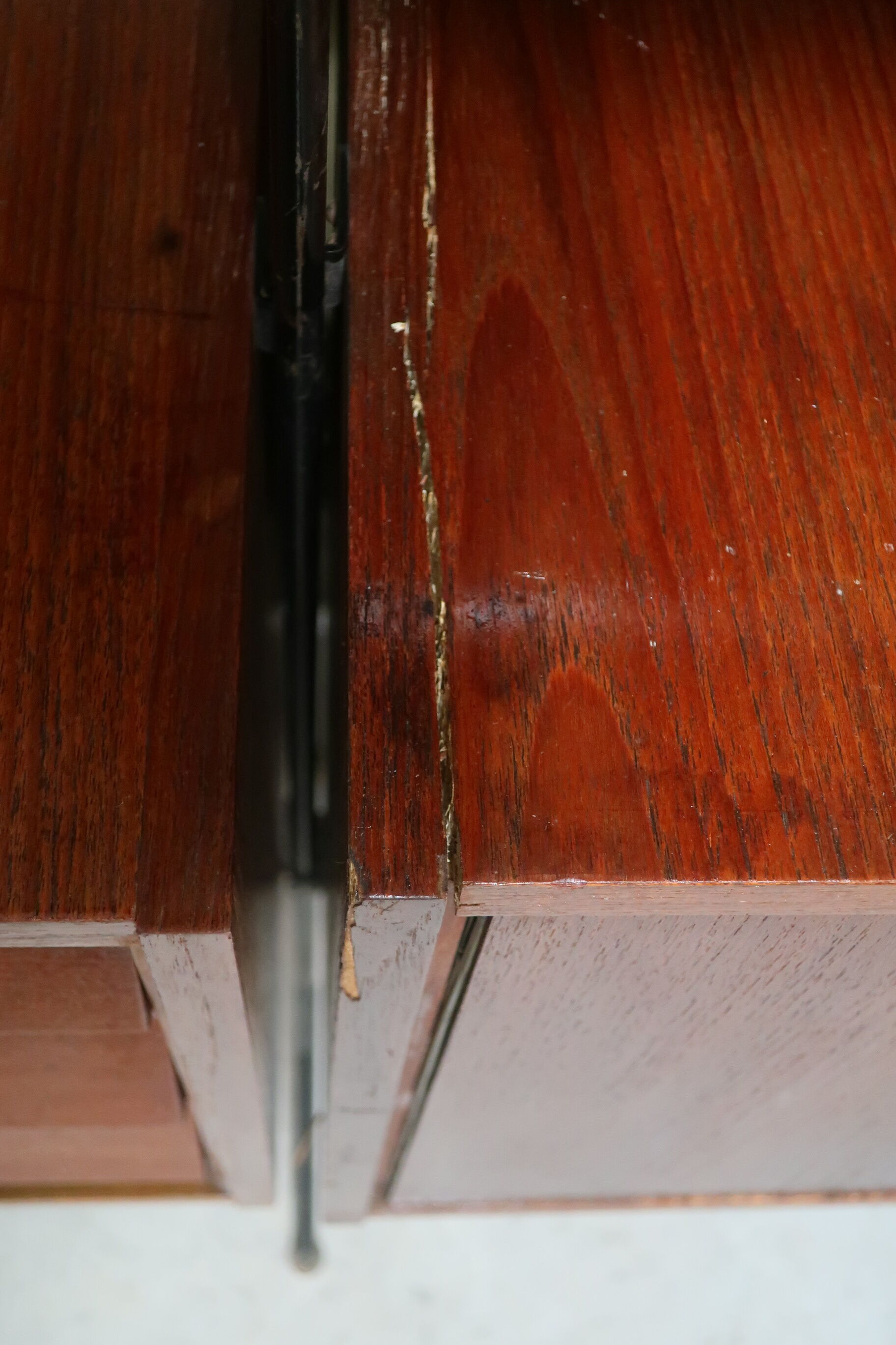 Library, 60s teak shelf on feet