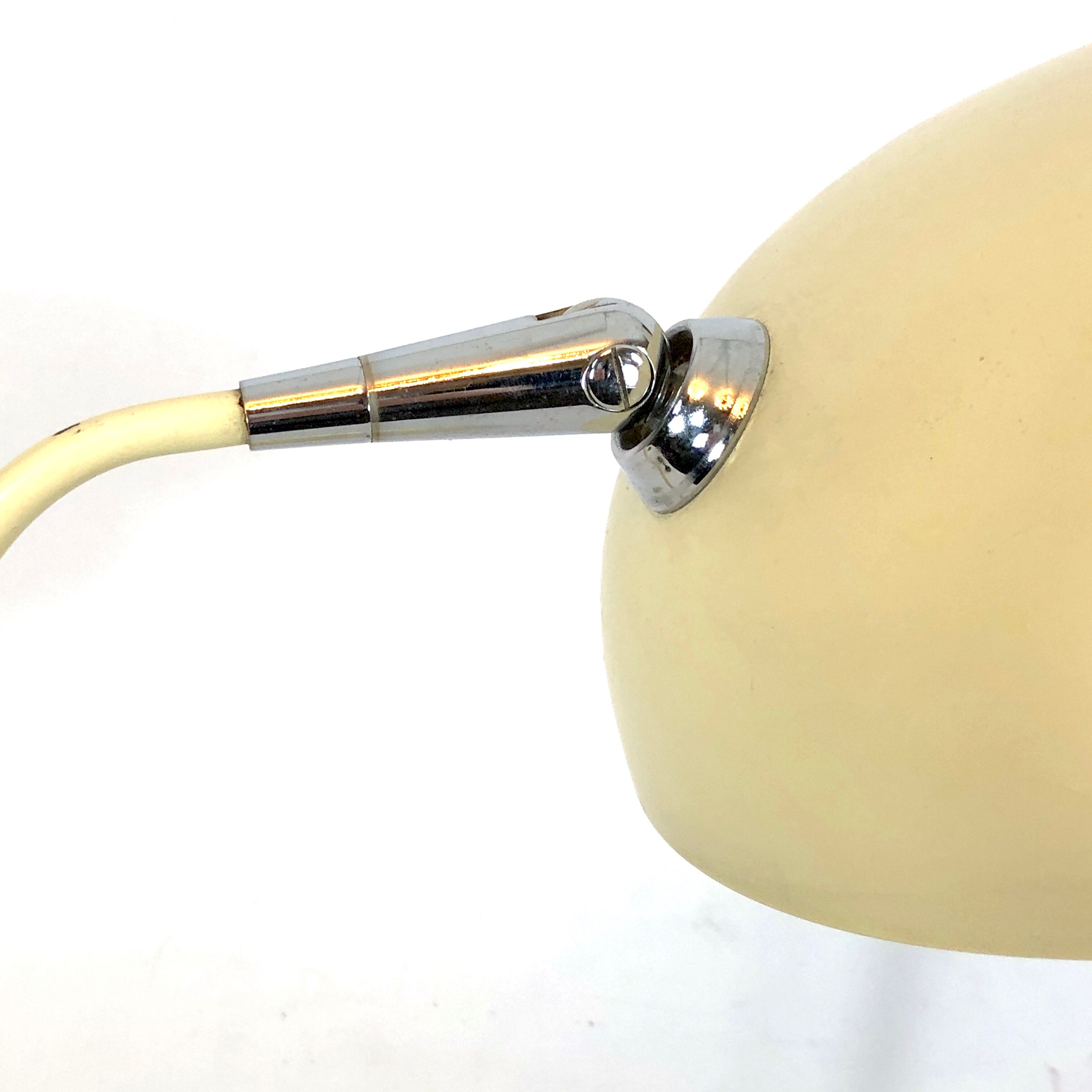 Mid-century lacquer and chrome articulated desk lamp Stilnovo