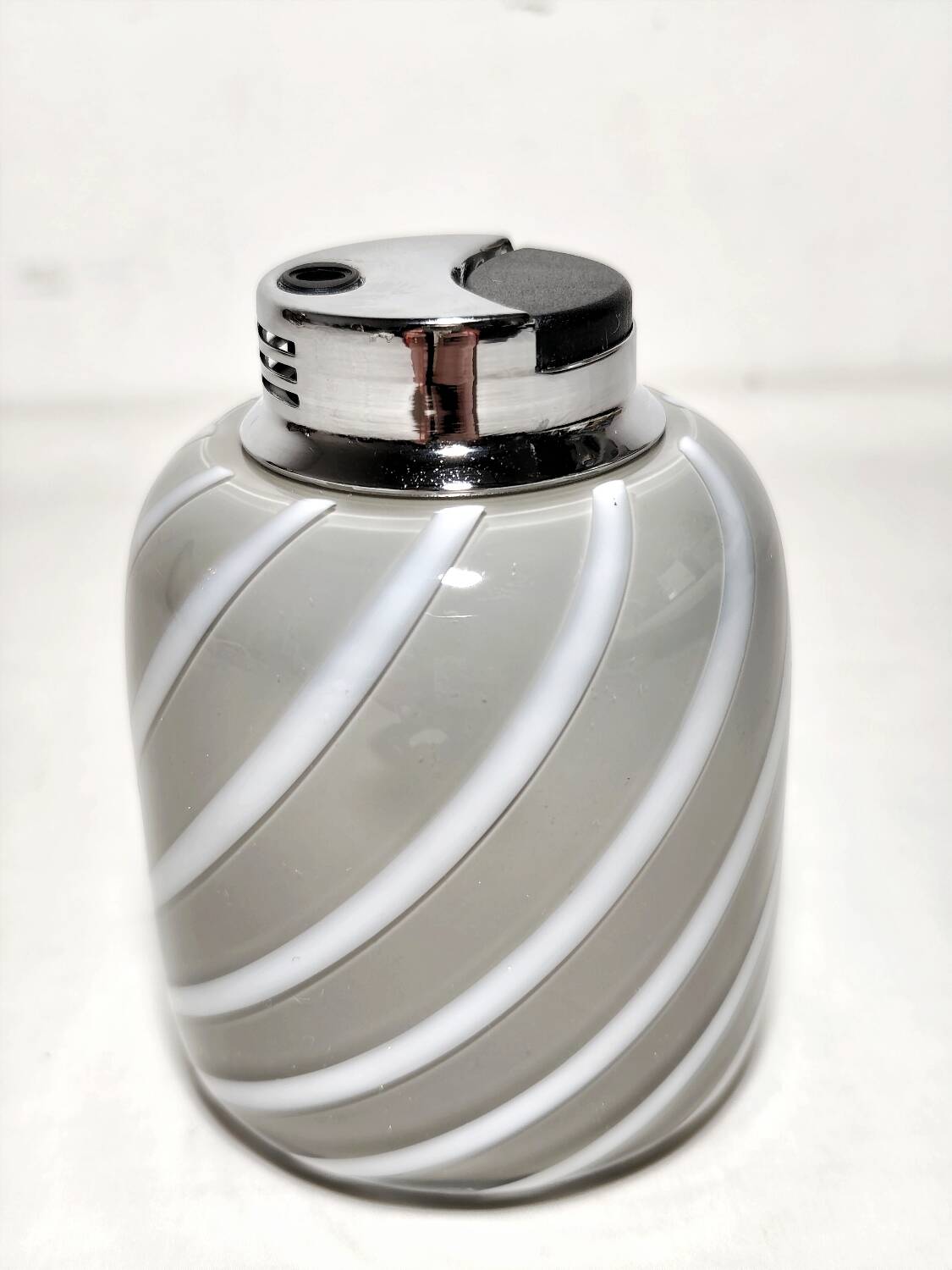 Encendedor de mesa "Tommaso Barbi" de cristal. Italia, 1970s.