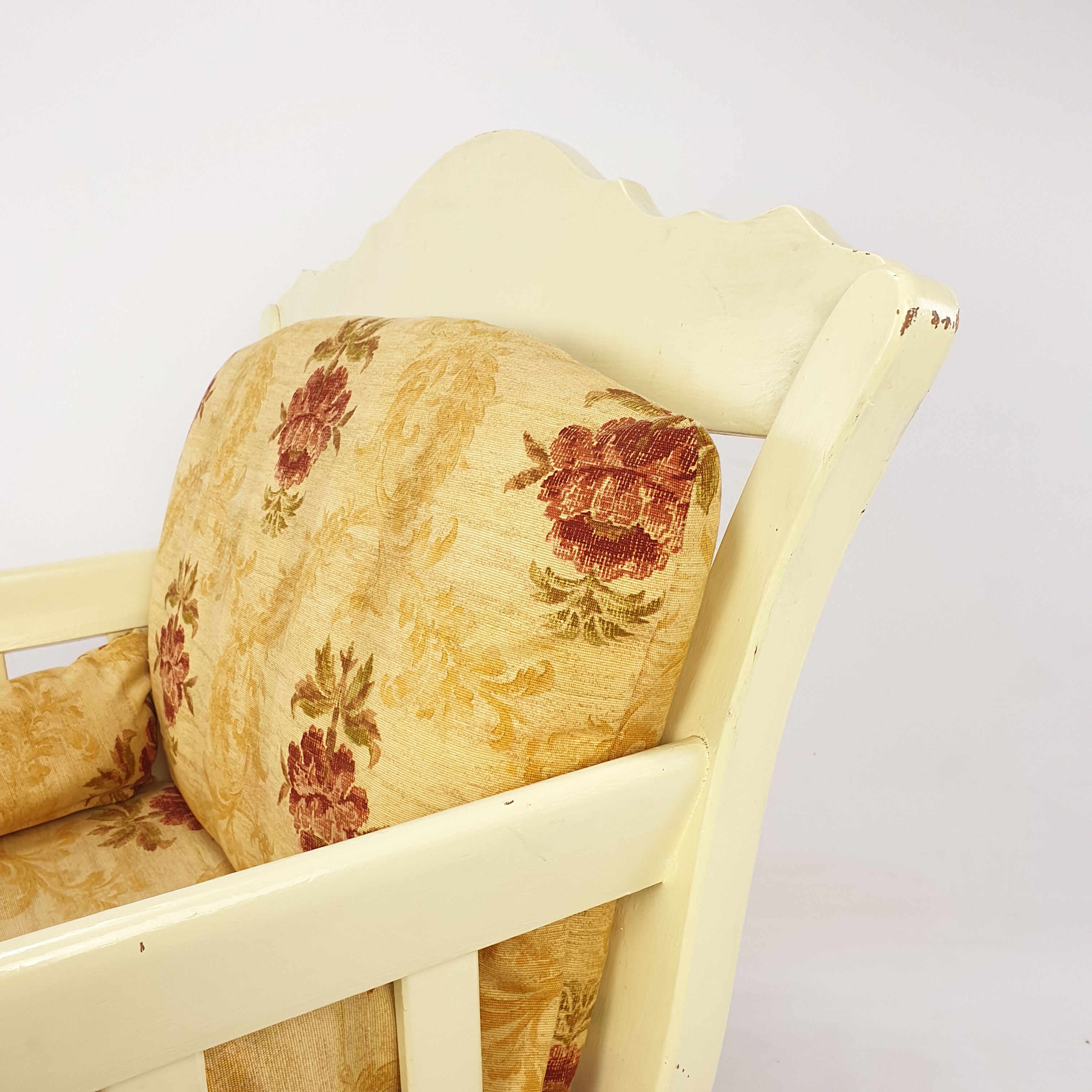 Fauteuil en bois avec des fleurs, années 80