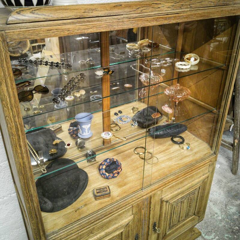Armoire vitrine art déco