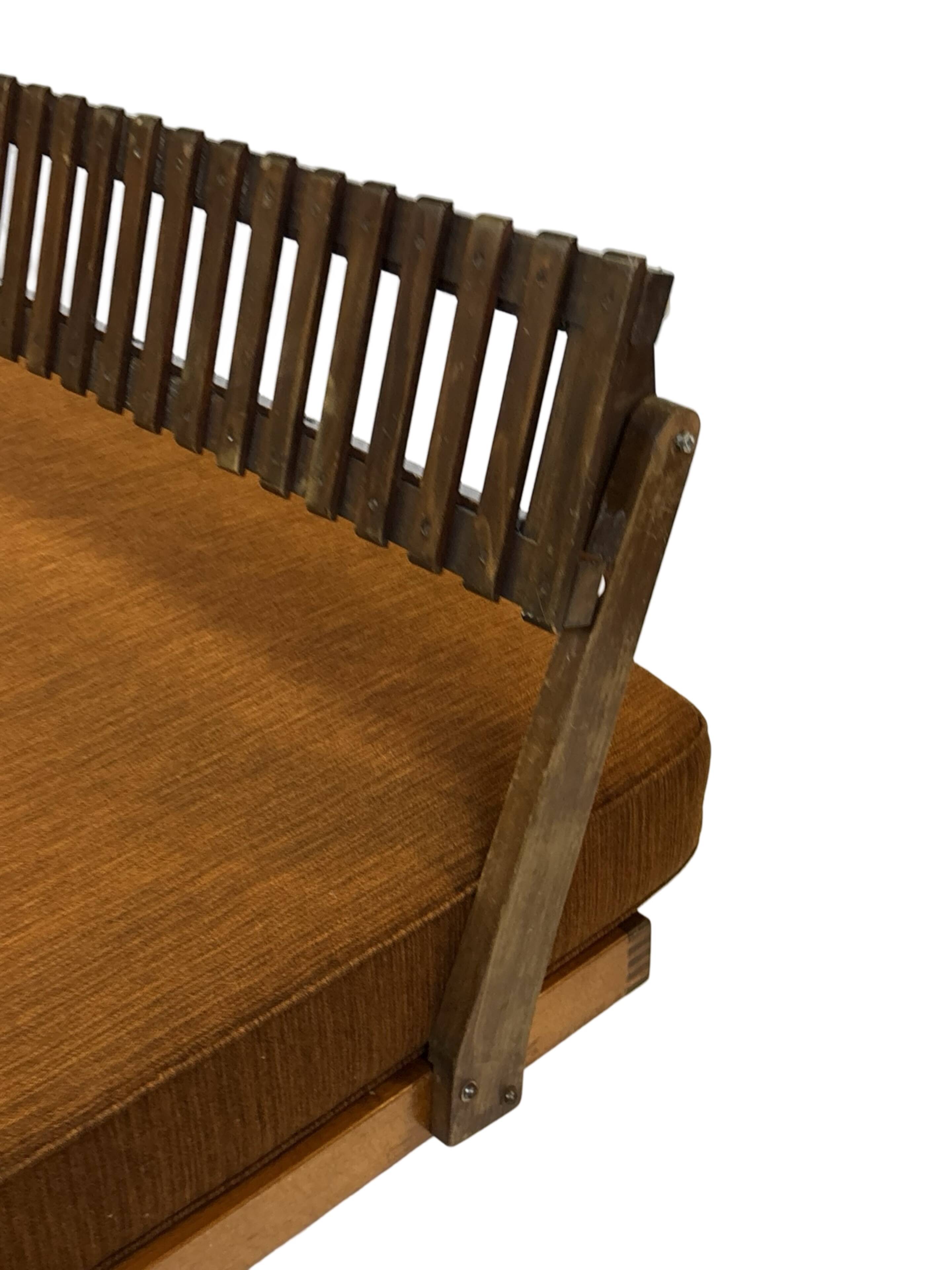 Mid-century daybed with removable backrest in oak 50's design