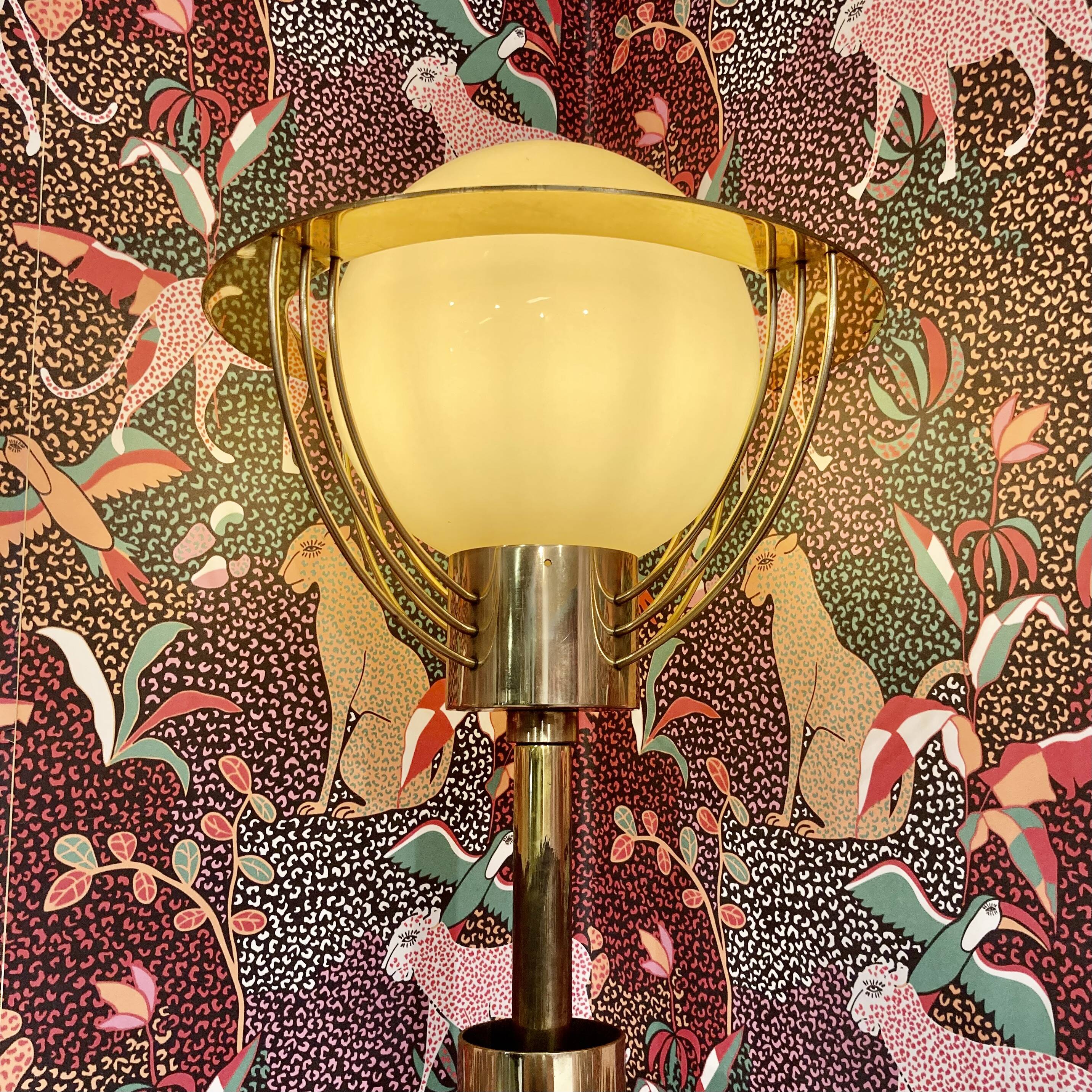 Lampadaire américain en verre et métal, 1950