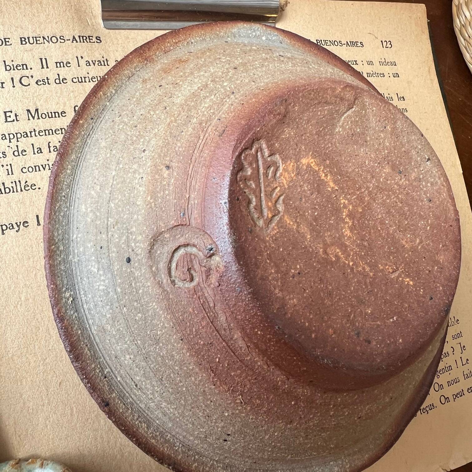 Bol artisanal en grès vernissé
