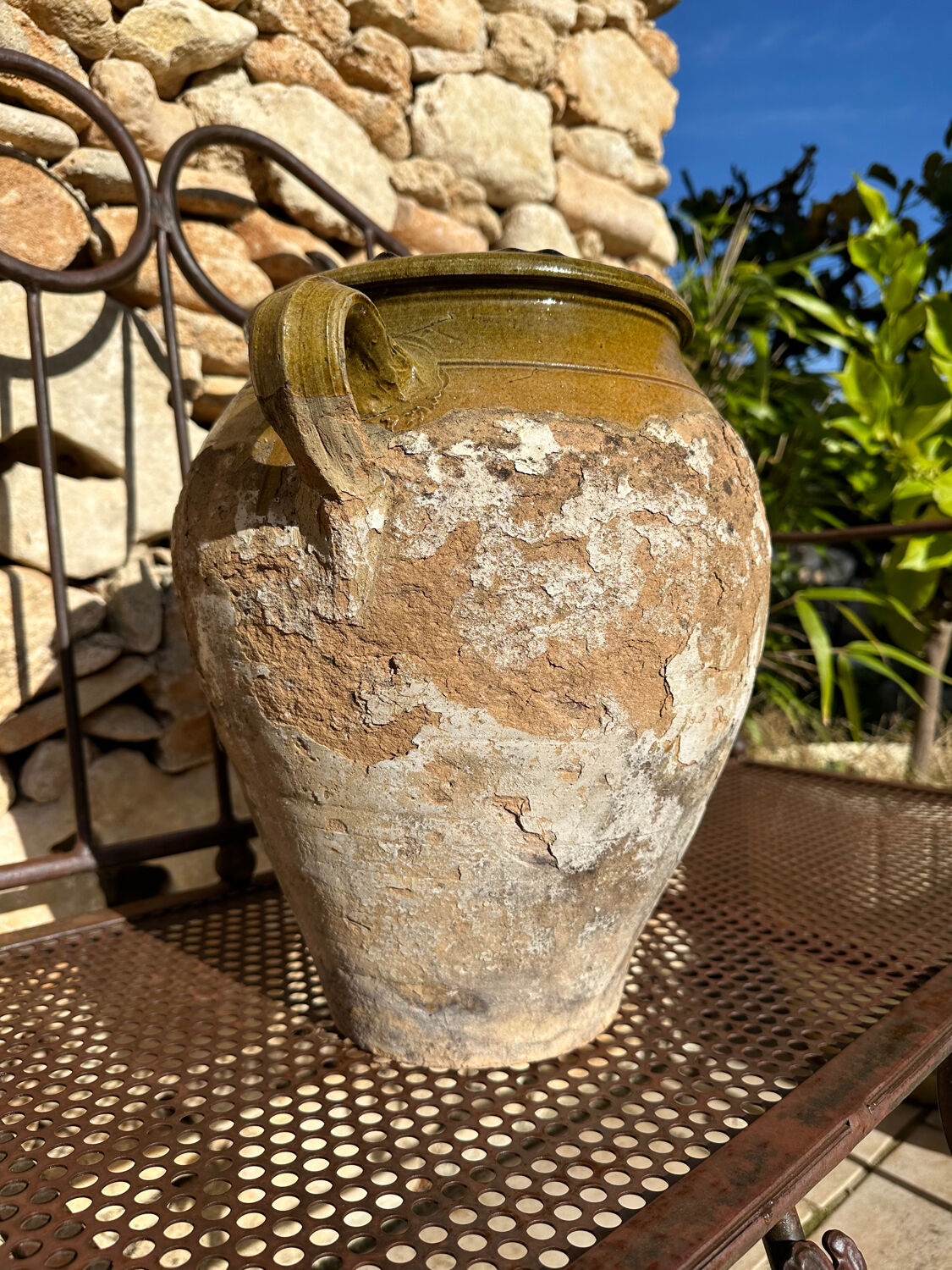 Ancient terracotta pottery jar