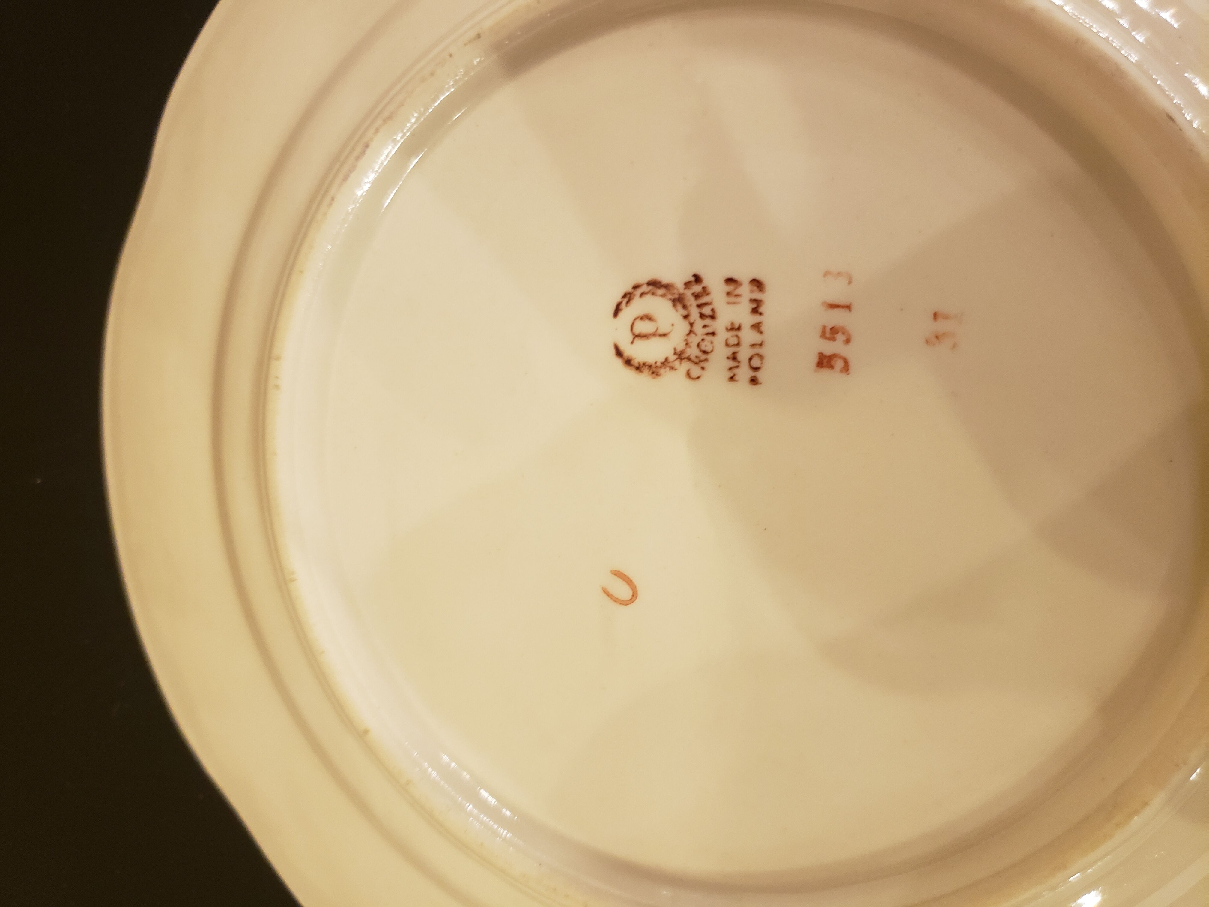 Service 6 people 6 plates, cups and saucers