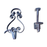 Iron pateres