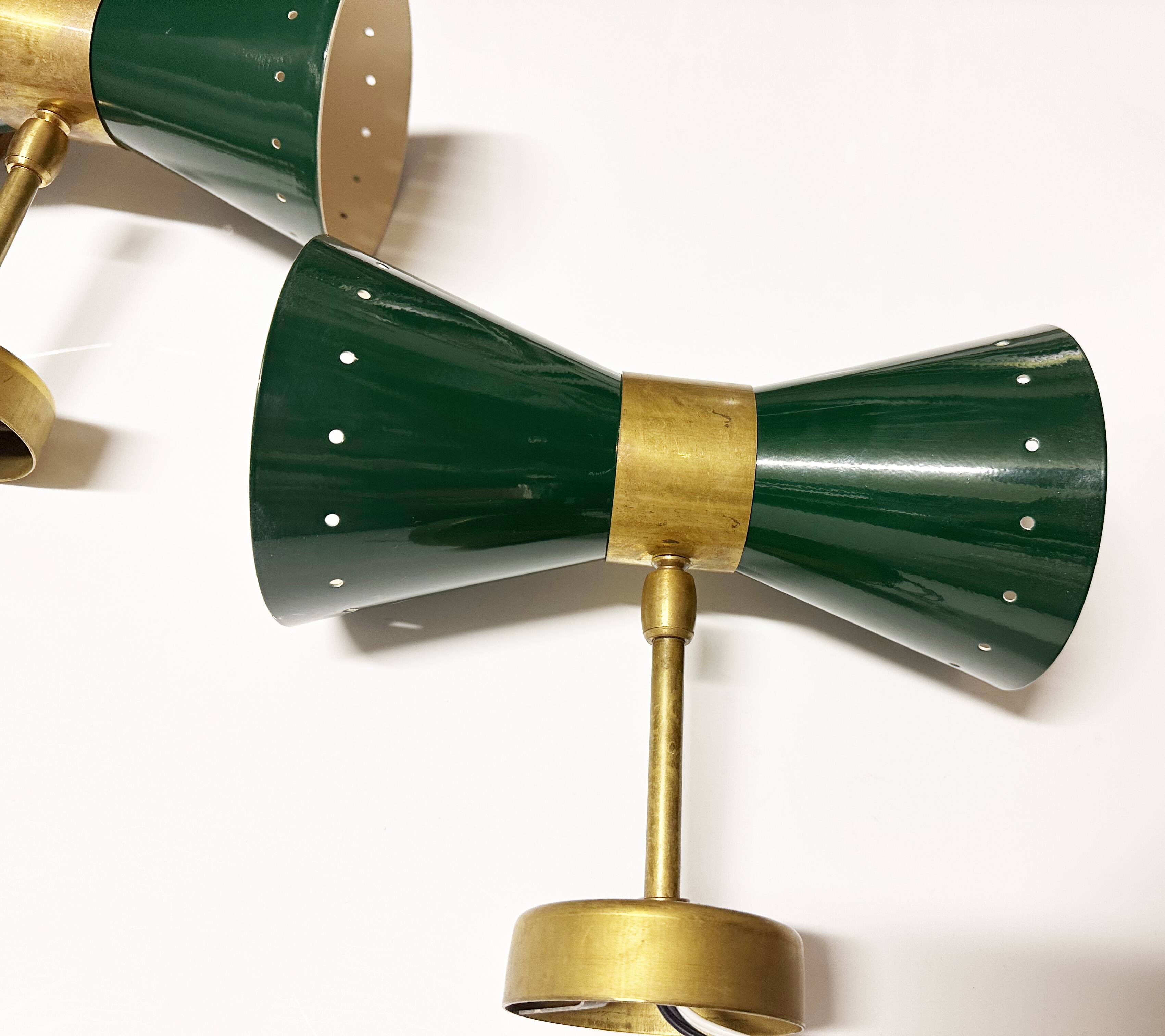 Pair of Italian diabolo wall lights, design 1950.