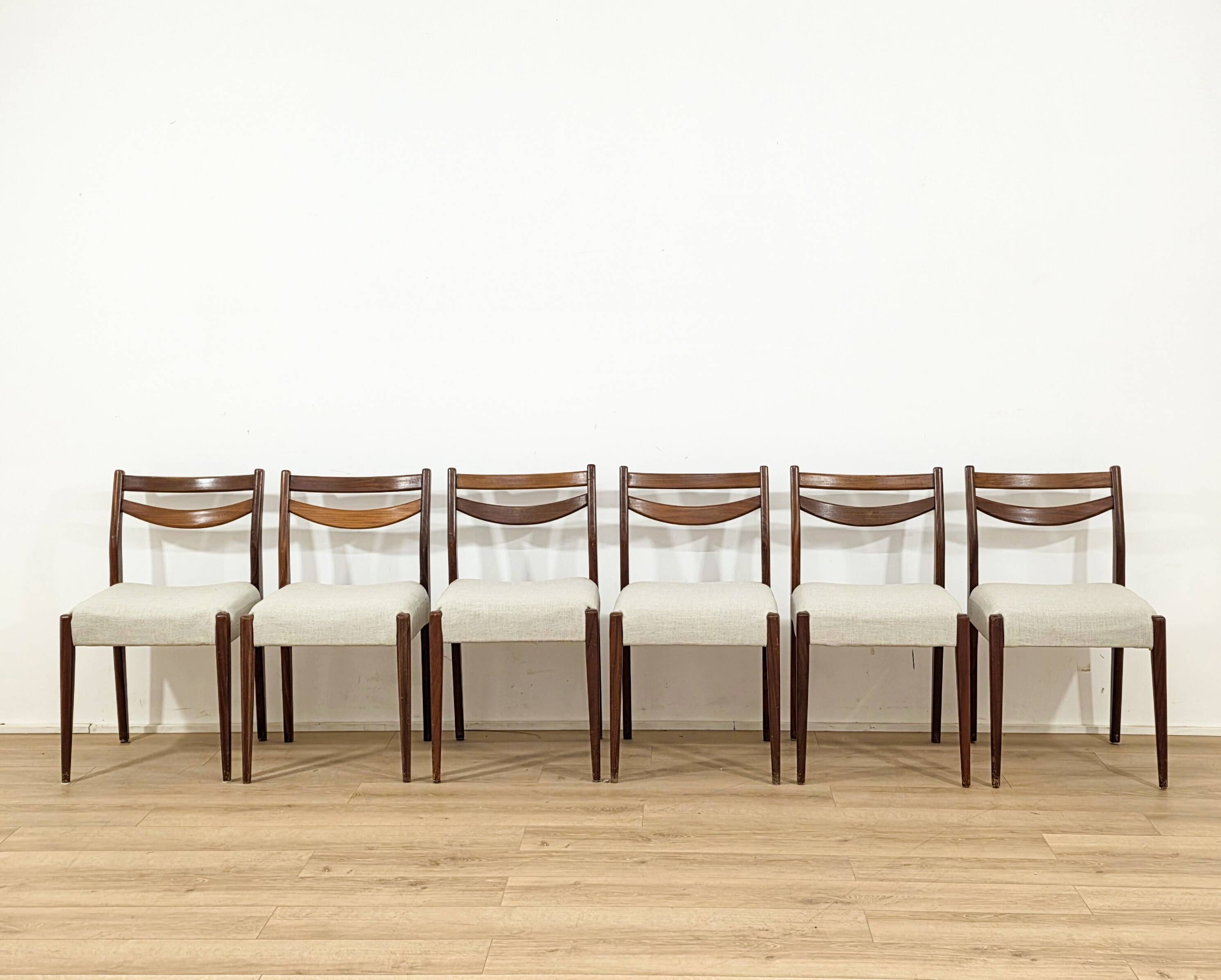 Set of 6 Scandinavian solid wood chairs – 1960s Nordic design