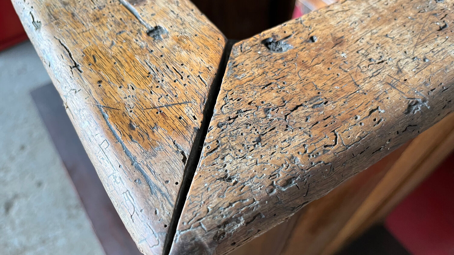 Chaire d’église en noyer  XIX eme