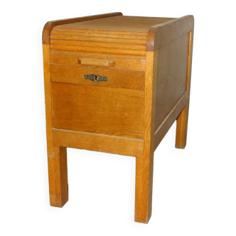 Curtain filing cabinet