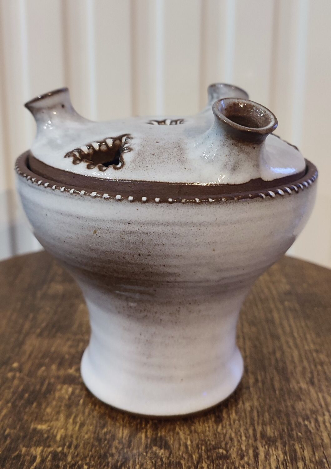 Pique-fleurs signé La Hulotte de Jeanne & Norbert Pierlot.