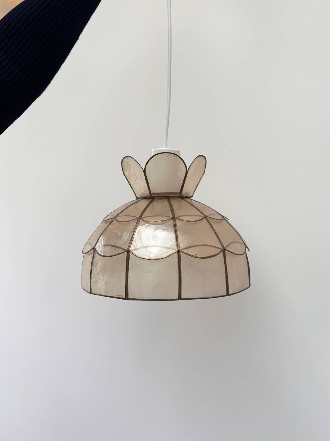 Suspension en nacre « jupon »