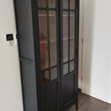 Armoire vitrée parisienne