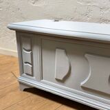 Light grey wood chest