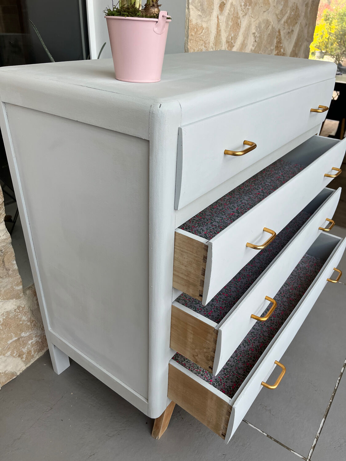 Vintage chest of drawers