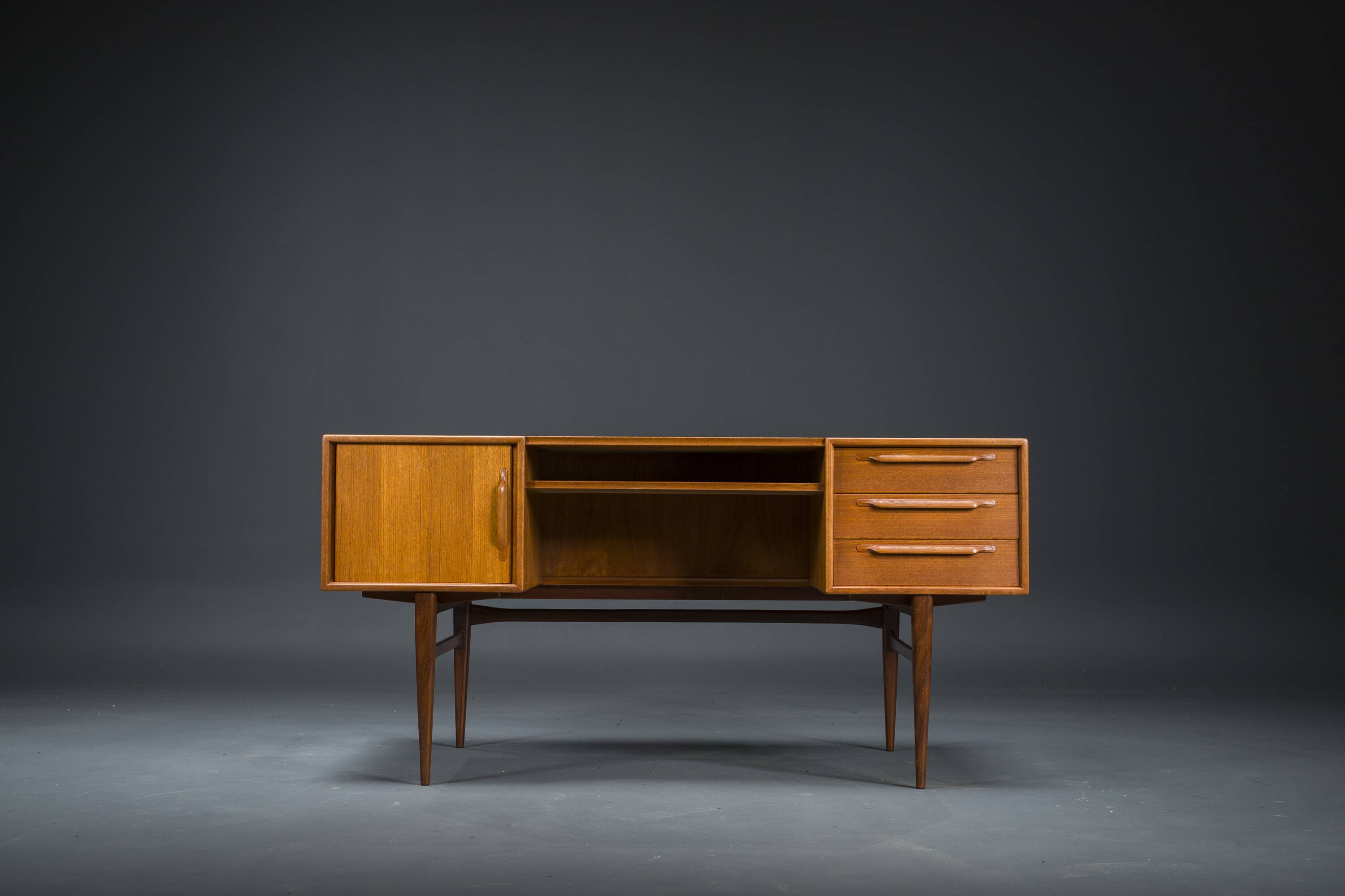 Bureau modèle Rt200 par Heinrich Riestenpatt années 1960