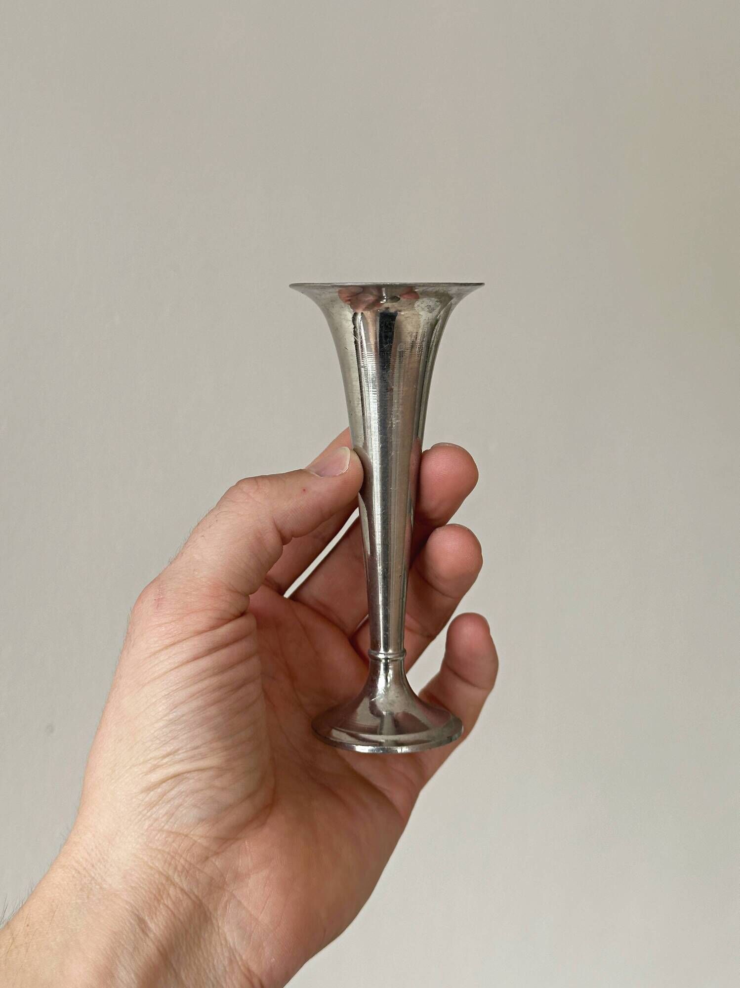 Mini metal soliflore vase
