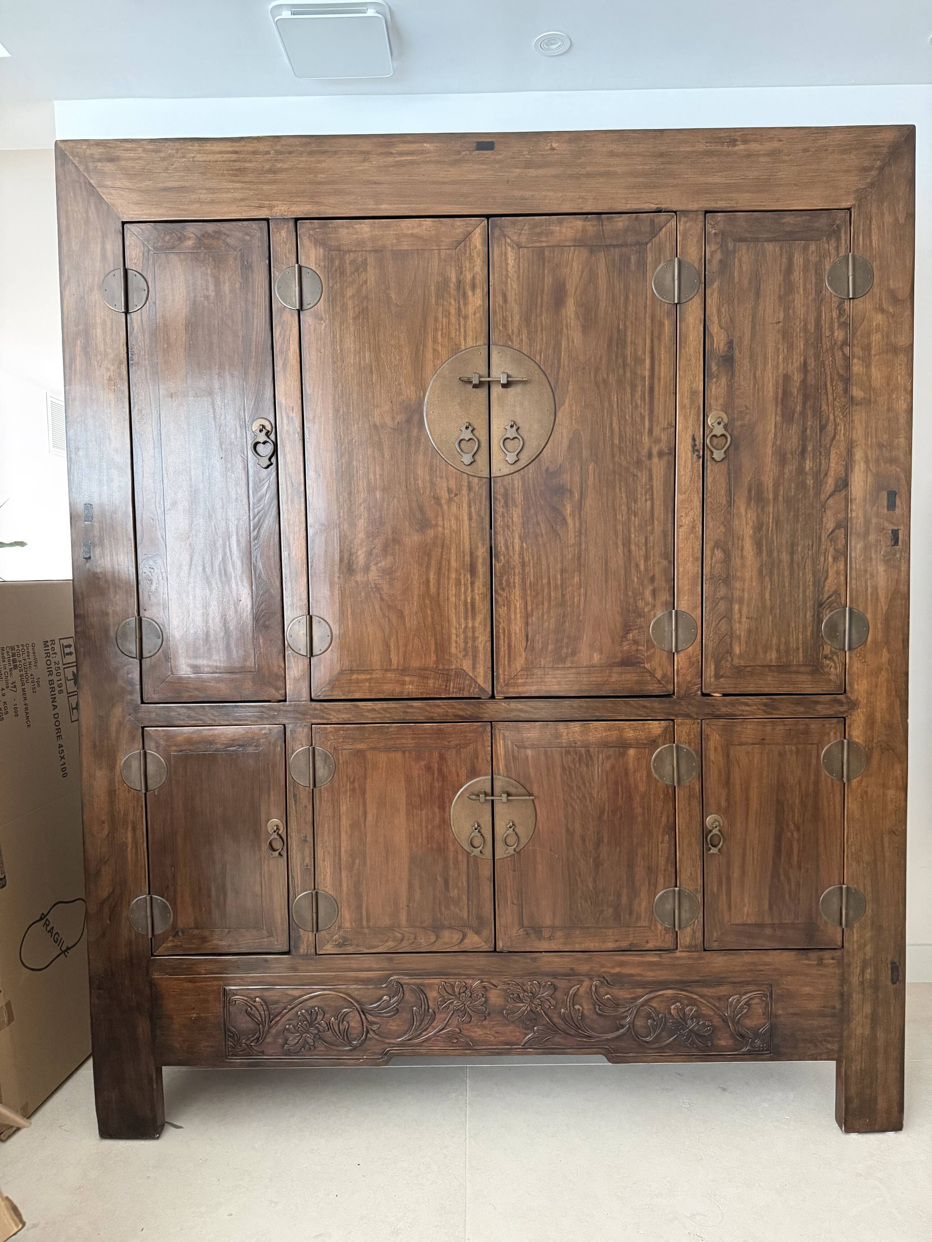 Antique Chinese wardrobe. Solid wood. 8 doors.